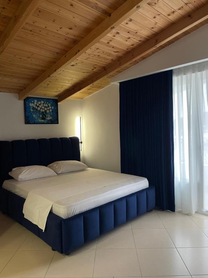 Qeparo Napolon Complex Hotel Luaran gambar