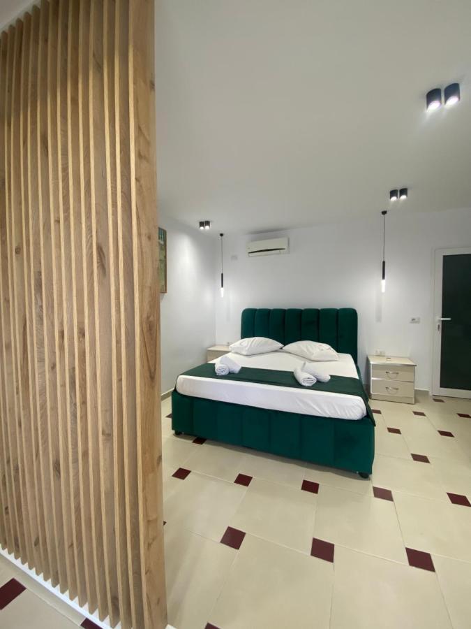 Qeparo Napolon Complex Hotel Luaran gambar
