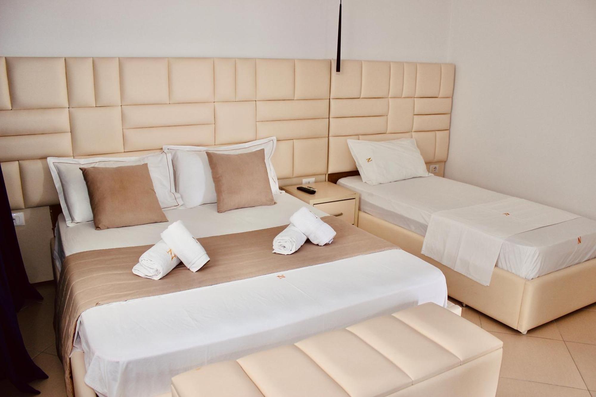 Qeparo Napolon Complex Hotel Luaran gambar