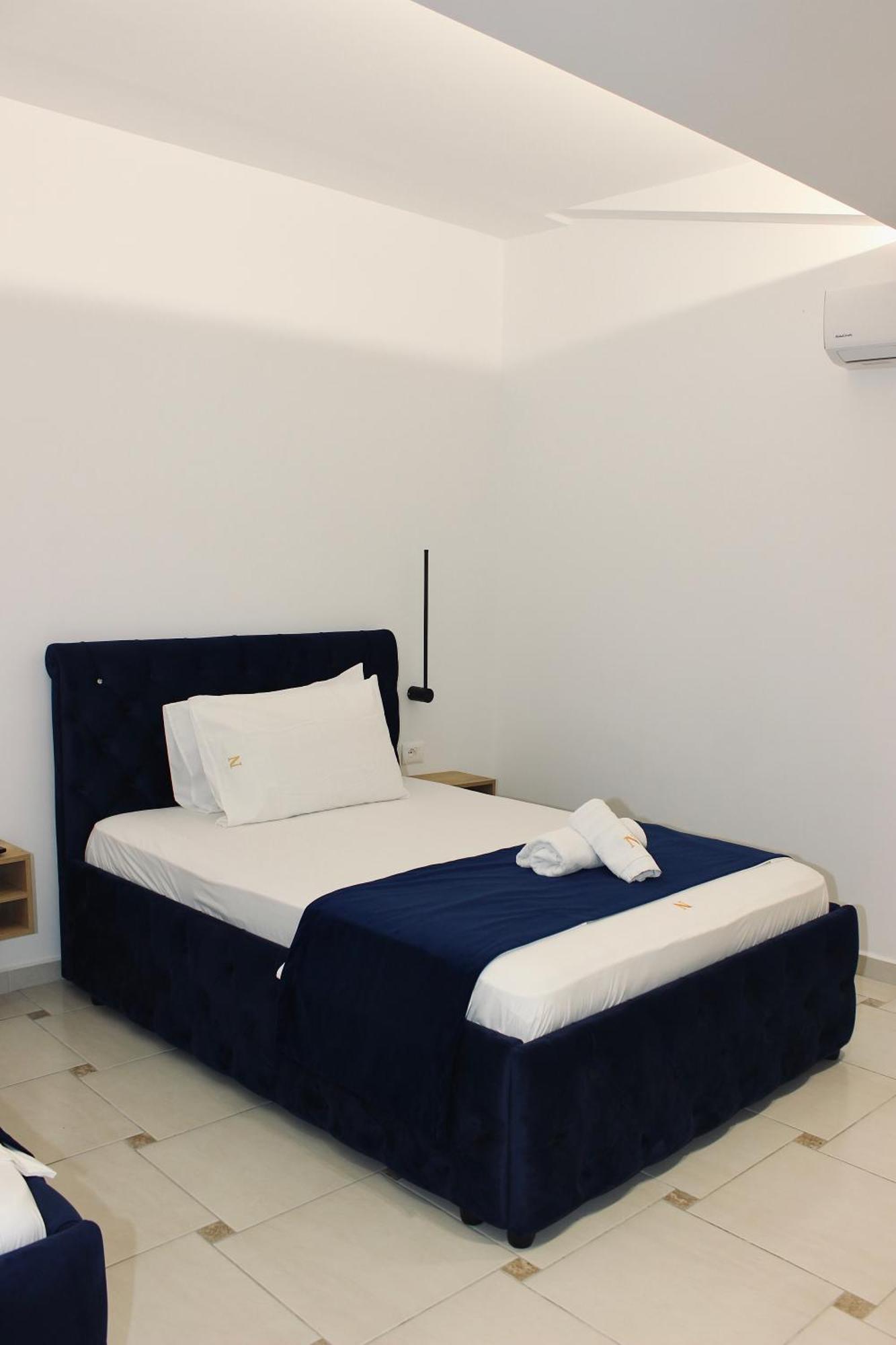 Qeparo Napolon Complex Hotel Luaran gambar
